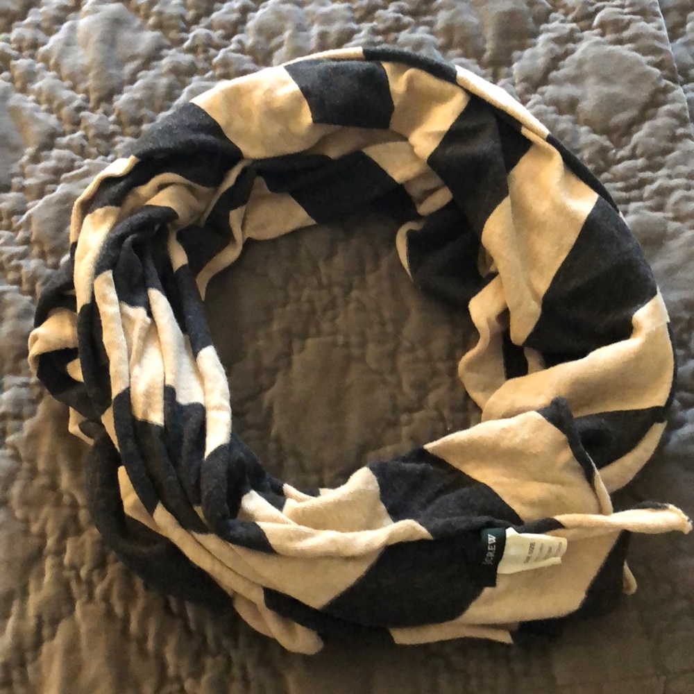 Striped scarf 🧣